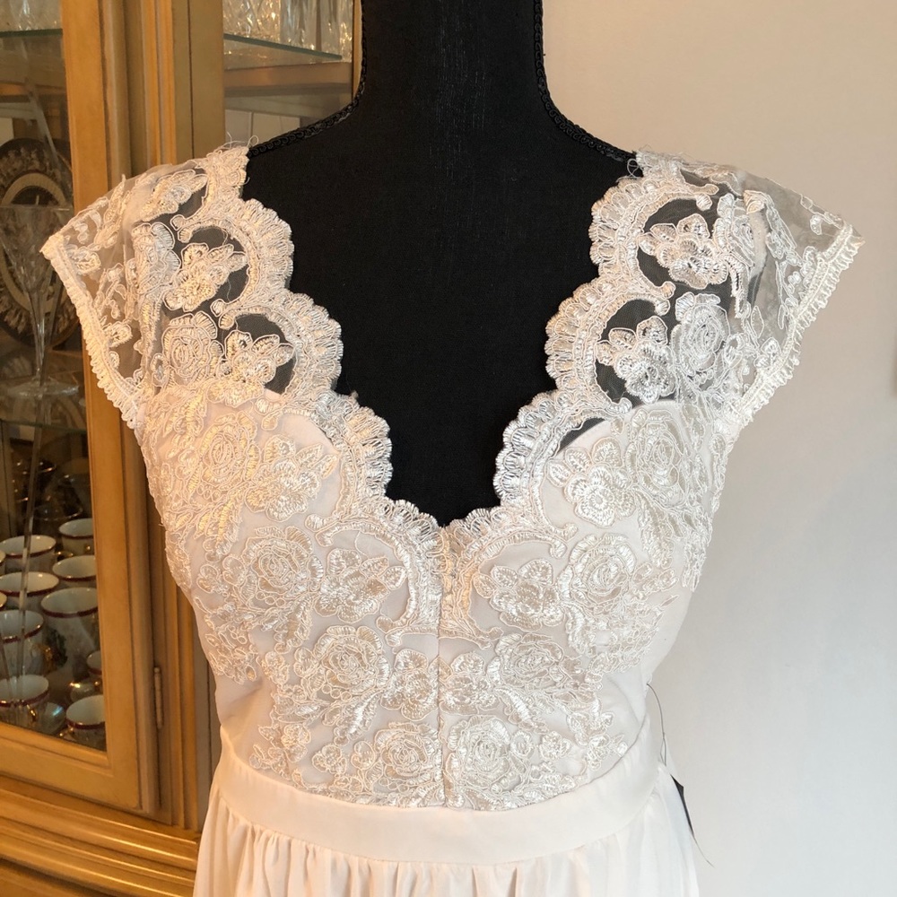 Wedding Dress - Picture 2 of 4